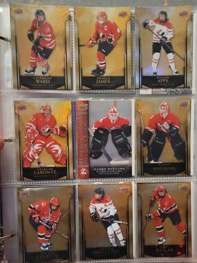 Team Canada Womans Hockey Trading Cards - Red